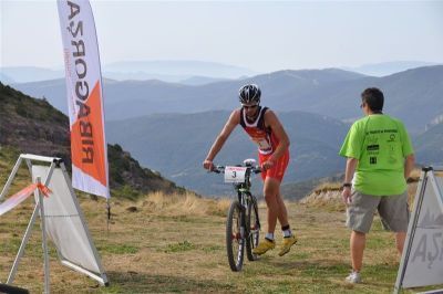 Laspaules acogen un duatlón muy especial